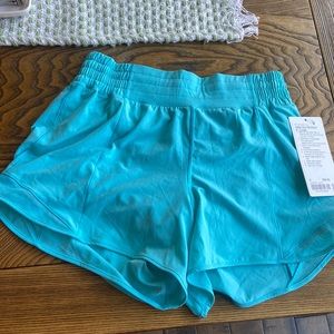 Lululemon Hotty Hot HR 4”, NWT, poolside blue, size 8
